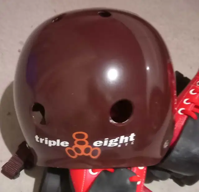 Womens Roller Skates - Lots of extras! in Skates & Blades in Peterborough - Image 3