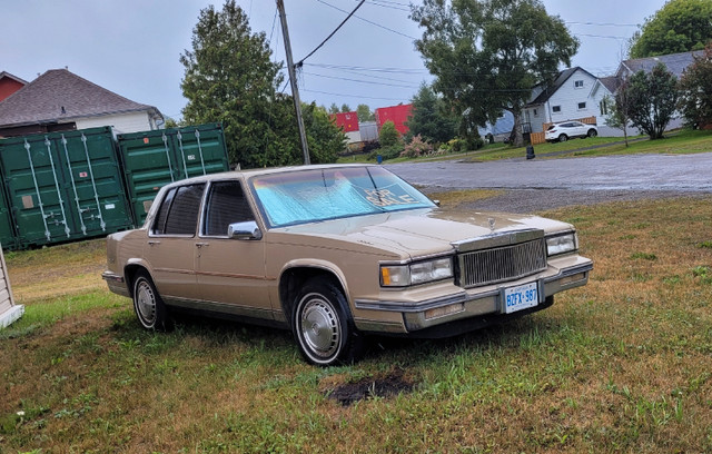 87 Cadillac Sedan de Ville in Classic Cars in Thunder Bay - Image 2