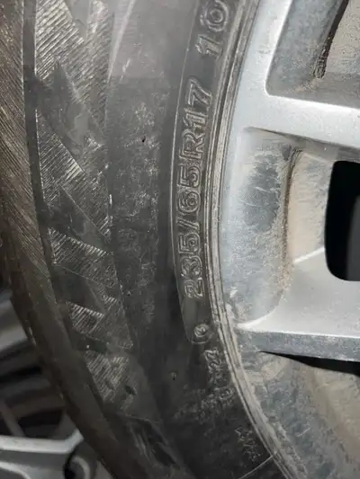 Great set of winter tires for sale. Bridgestone blizzaks DM-V2’s 235/65R17. Tread depth is 10/32 on...