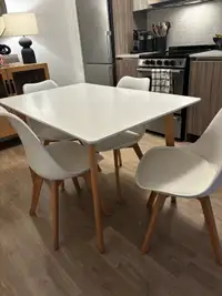 Table and chairs for kitchen 