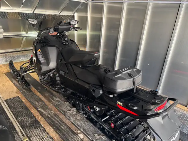 2024 Skidoo MXZX 850 137”  in Snowmobiles in Sarnia - Image 5