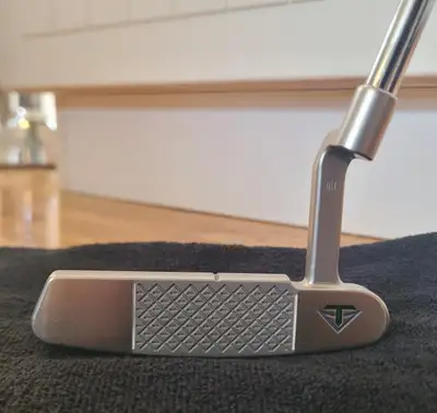 En excellent état Modele Austin 33,5" Putter classique de type blade Poignée changée au printemps 20...
