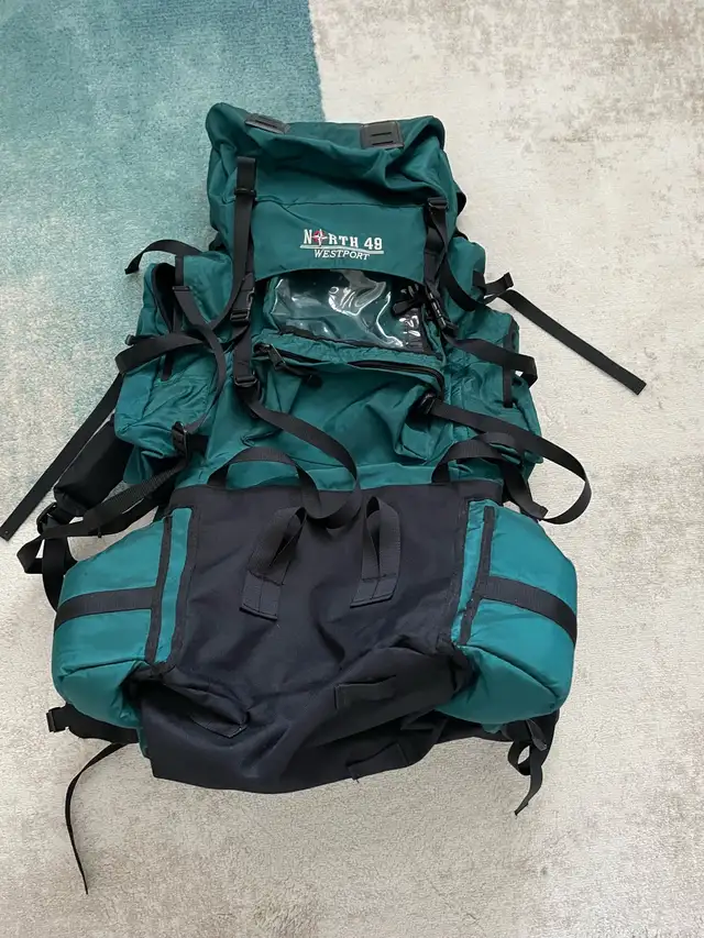 North 49 Westport large hiking bag packApproximately 72 L in Fishing, Camping & Outdoors in Oakville / Halton Region - Image 2