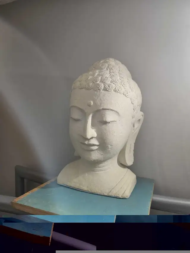 Statut en çiment  in Outdoor Décor in Granby - Image 7