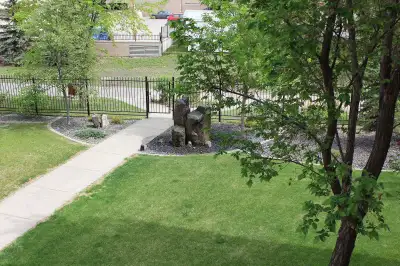 Gated Community, RAILTOWN ESTATES. Furnished 2bed/2Bath condo DT
