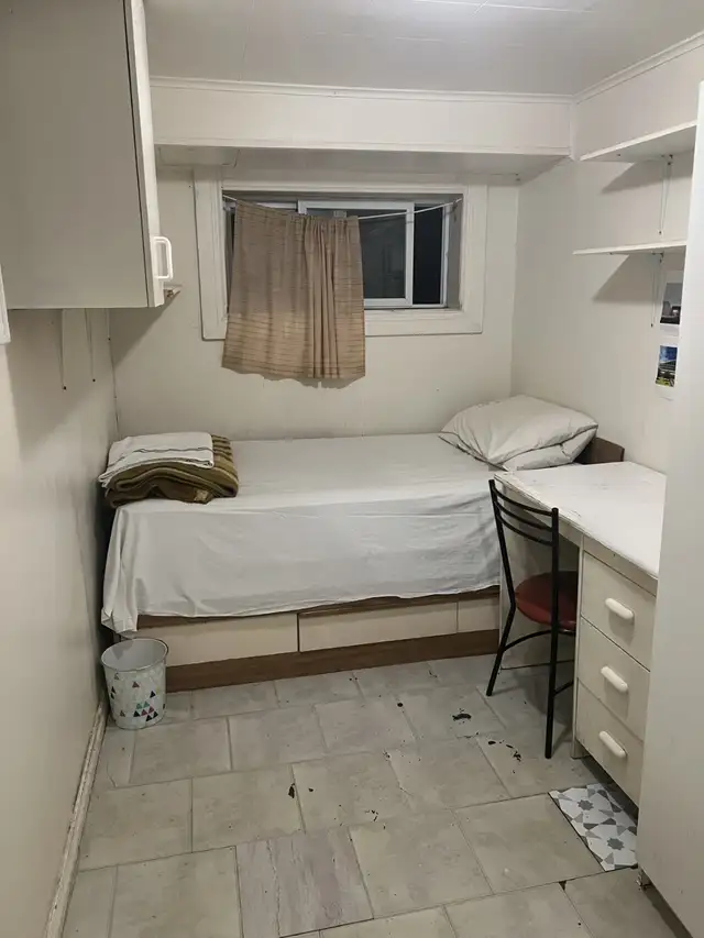 A Cozy Furnished room All-inclusive Leslie & Finch area 1 bus to in Short Term Rentals in City of Toronto - Image 8