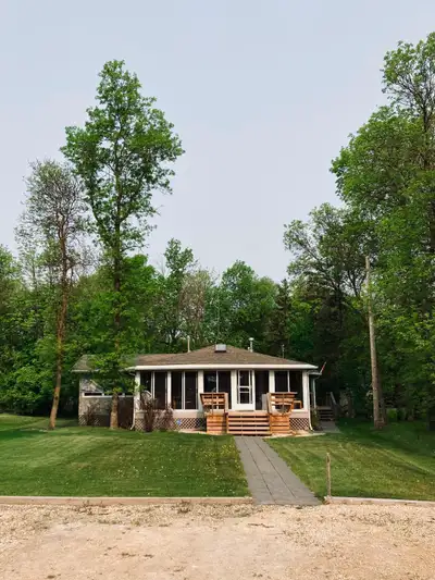 Cottage for rent in Loni Beach, Gimli July 3 to July 17, View more
