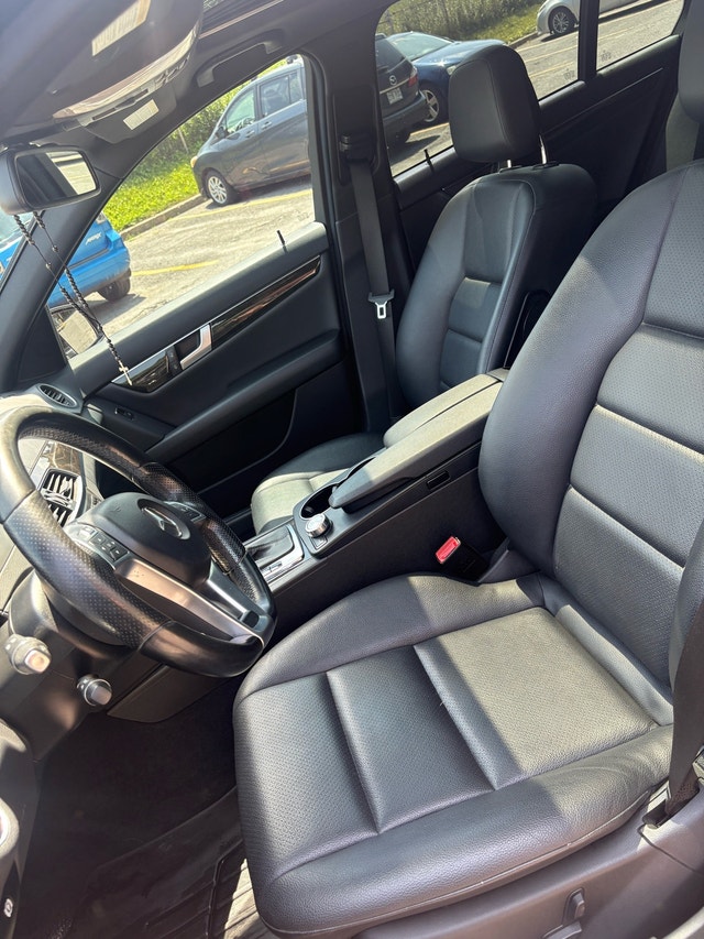 2013 Mercedes-Benz C300 4MATIC – 78,592 km – Excellent Condition — photo 5