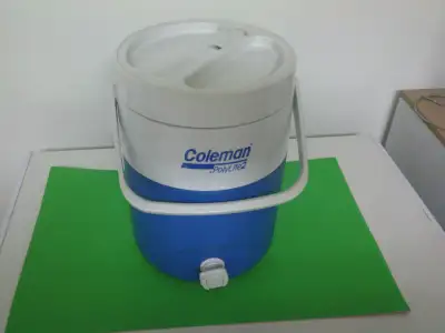 Coleman Hot/Cold Campers Thermos Good Condition 7.5 Litres 20.00 Cash 403-698-1357