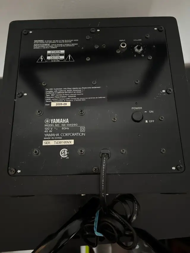 YAMAHA subwoofer and speakers in Speakers in Markham / York Region - Image 3