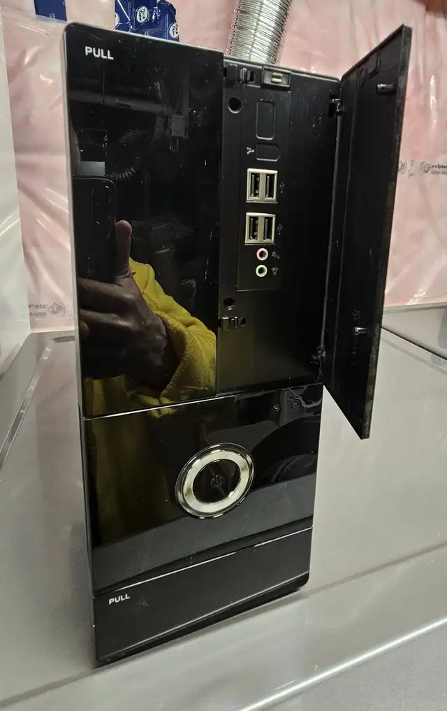 PC case. in System Components in Barrie - Image 5