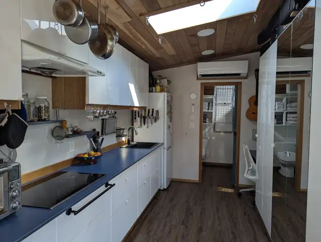 Custom high end tiny house (owner financed) in Houses for Sale in Nanaimo - Image 2