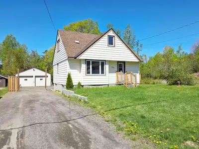 Full House for rent only 1km away from Nipissing U/Canadore.