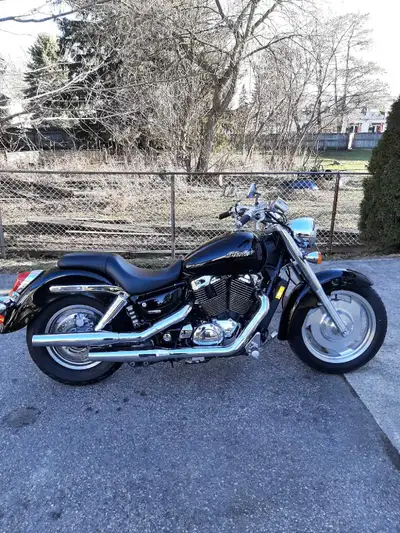 Very clean excellent condition tires good new rear brakes American bike 24534 mi (39483km)