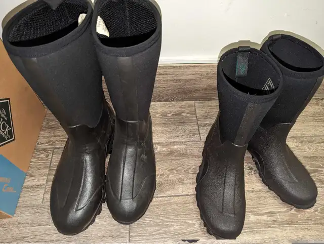 Three pair of brand new boots waterproof in Multi-item in City of Toronto - Image 5