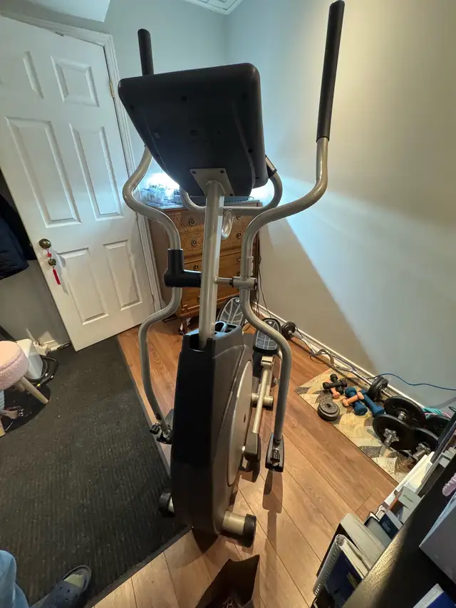 Eliptical trainer/machine elliptique in Exercise Equipment in Longueuil / South Shore - Image 3