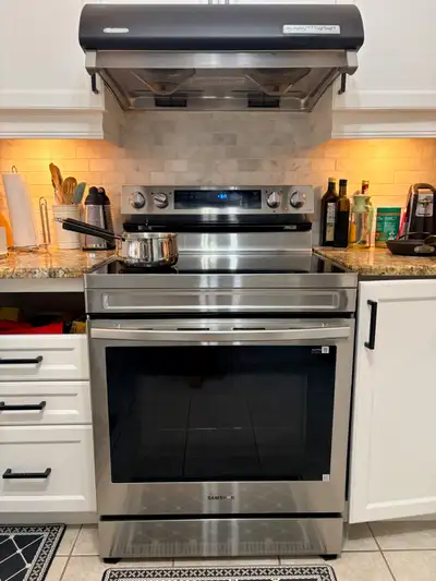 STOVE (LIKE NEW) - Samsung 30” 6.3 cu. Electric Range, View more