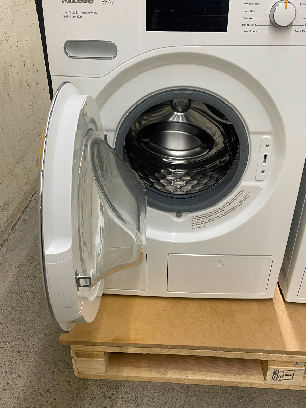 Miele 24" Laveuse et Sécheuse  TwinDos dans Laveuses et sécheuses  à Ville de Montréal - Image 2