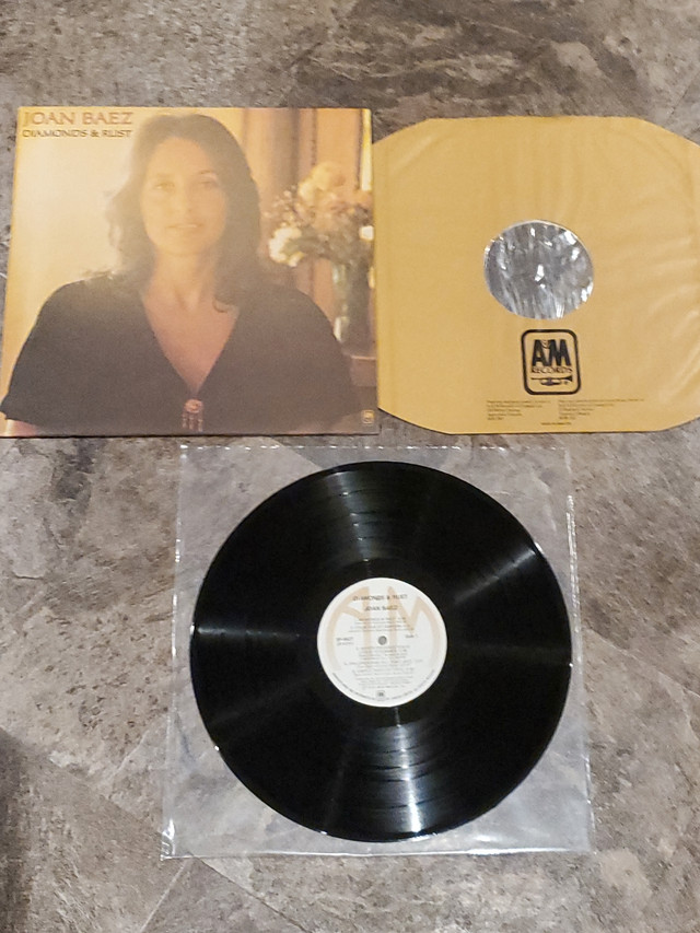 Joan Baez  Diamonds and Rust vinyl Lp in CDs, DVDs & Blu-ray in La Ronge