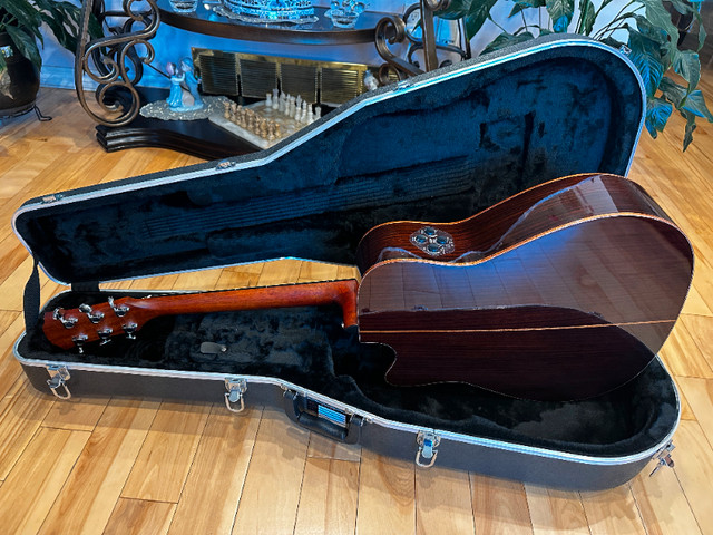 Yamaha A3R A.R.E Dreadnought Acoustic Guitar - MINT CONDITION dans Guitares  à Ouest de l’Île - Image 3