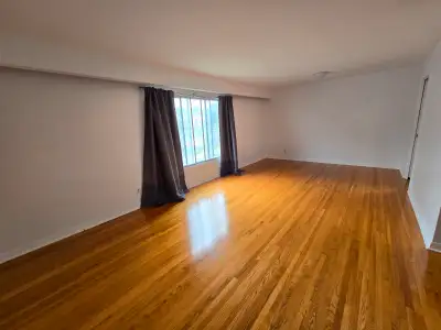 Video link of the house: https://www.youtube.com/watch?v=-fN6ywe9-i0 LOCATION! SPACIOUS. BEAUTIFUL!...