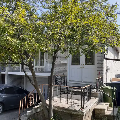 Spacious 3 bedroom on upper floor. Near bus stops and plazas. Available July 1st.