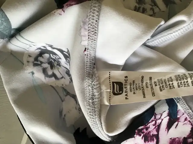 Fabletics Leggings in Women's - Bottoms in Markham / York Region - Image 4