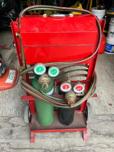 Comes with cart to hold bottles and tool box to hold extra parts and tips. Ready to use. Bottles are...