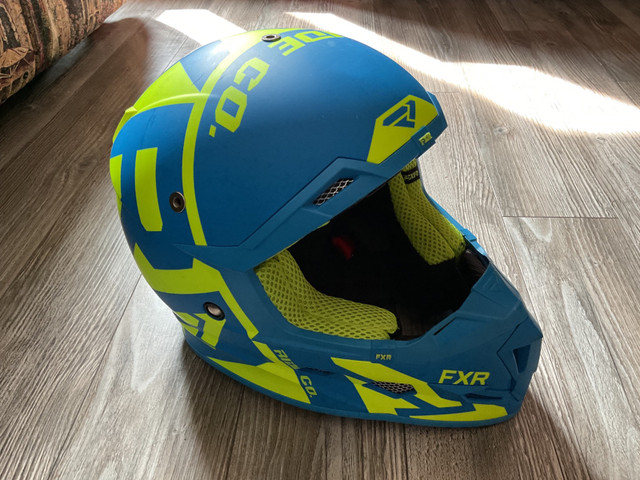 Casque FXR pour enfant; helmet  dans Autre  à Trois-Rivières - Image 2