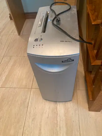 FELLOWES PAPER SHREDDER MODEL SB 97CS NEEDS A GEAR REPLACED