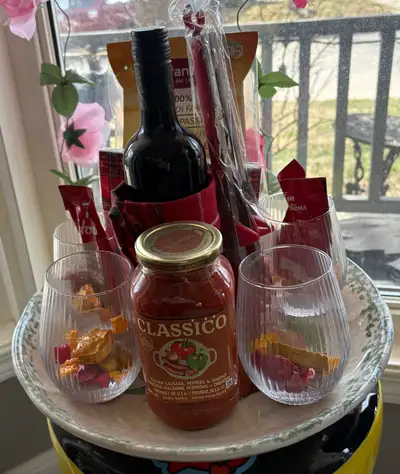 ✨✨Italian Dinner Gift Basket, View more