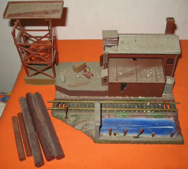 HO Scale Train  Lumber Station-Waterwheel Life Like Building in Hobbies & Crafts in Edmonton - Image 6