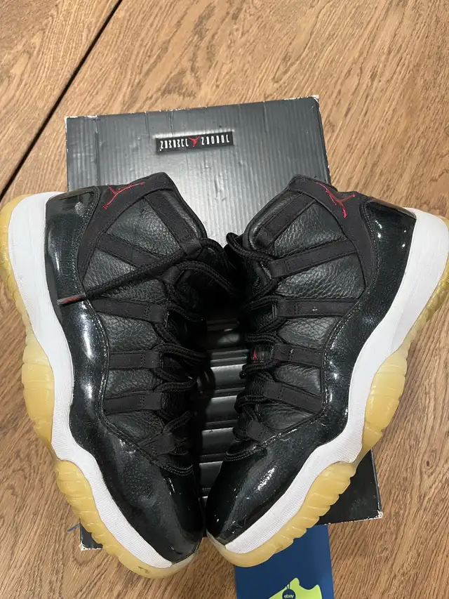 Jordan 11 72-10 Size 9.5  in Men's Shoes in Oshawa / Durham Region - Image 5