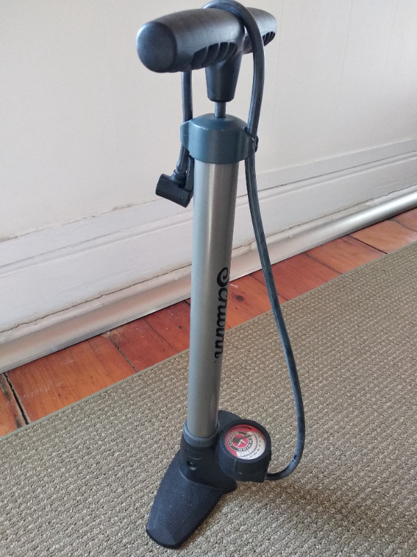 Schwinn Air Floor Pump with Gauge in Other in Kingston - Image 3