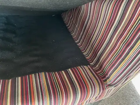 Chair with removable/machine washable cover in Chairs & Recliners in Kingston - Image 3