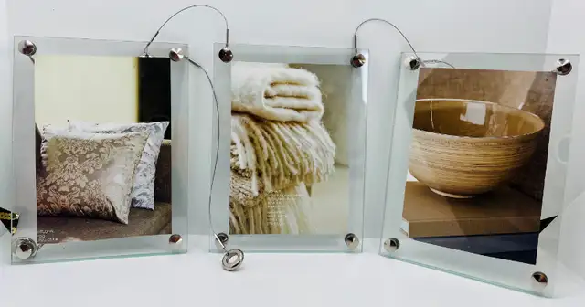 Trapeze Hanging Glass Photo Display in Home Décor & Accents in Lethbridge - Image 6