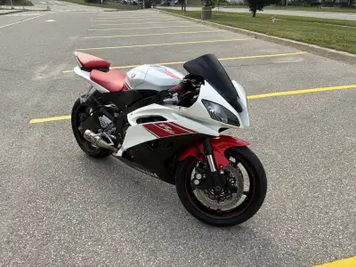 if the add is still up the bike is still available* 2008 Yamaha R6 47,000kms MJS Headers Competion W...