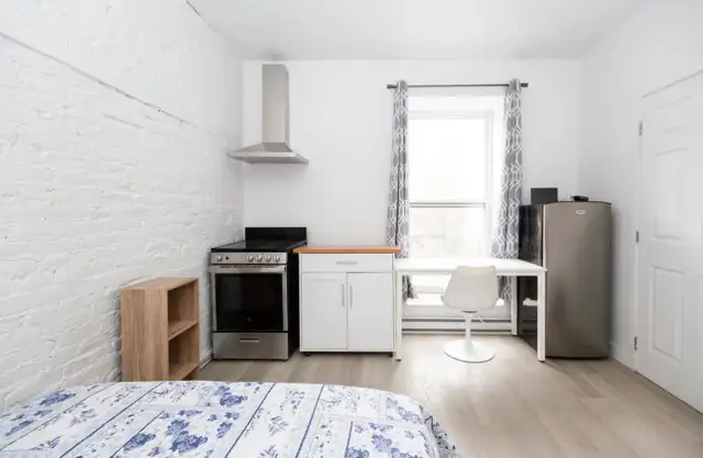 Studio Downtown- Available Immediately