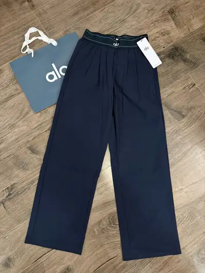 Alo Yoga women’s pants authentic size small , View more