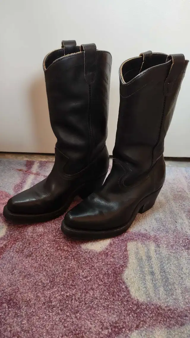 Cowboy Boots in Men's Shoes in Trenton - Image 2