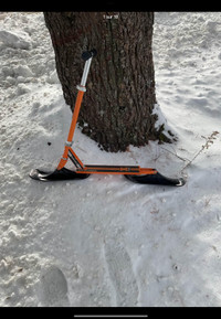 Stigma snow kick; snow scooter