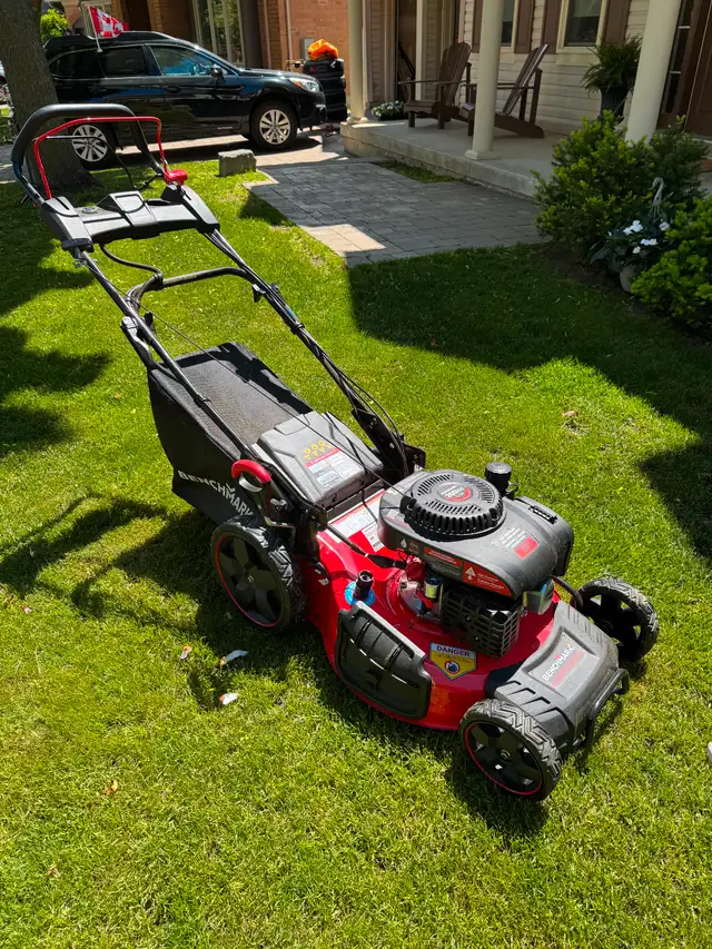 BENCHMARK 200cc Self-Propelled Gas mower with electric start62863277201794121