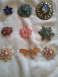 Vintage Brooches & Pins