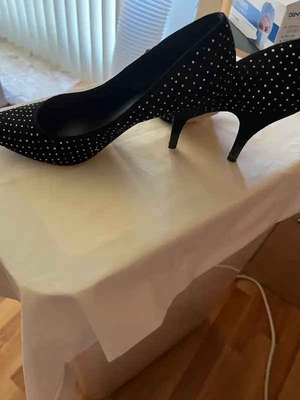 Women shoes in Women's - Shoes in City of Montréal - Image 4