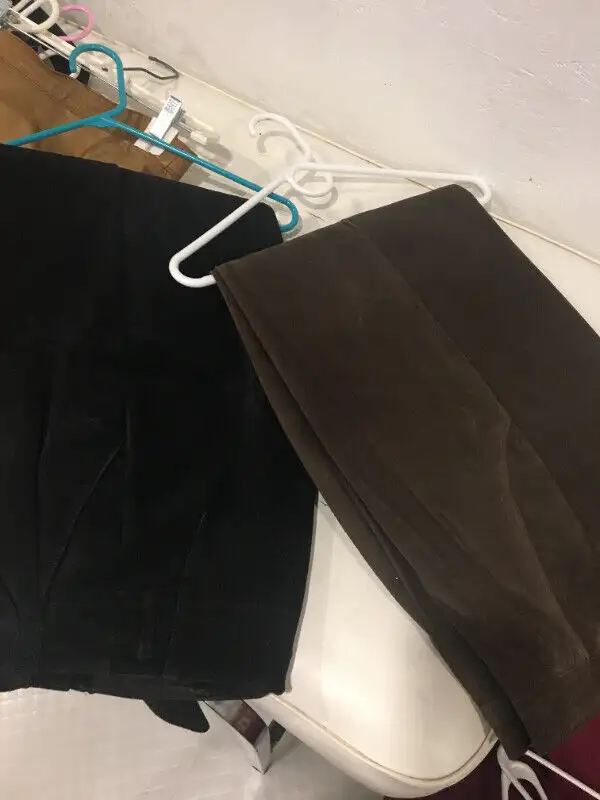 Leather Ladies Clothing - pants,skirt,jacket in Women's - Bottoms in Oakville / Halton Region - Image 6