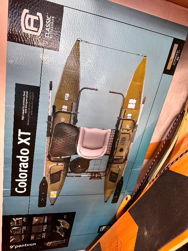 Colorado XT Pontoon boat in Canoes, Kayaks & Paddles in Fredericton - Image 5
