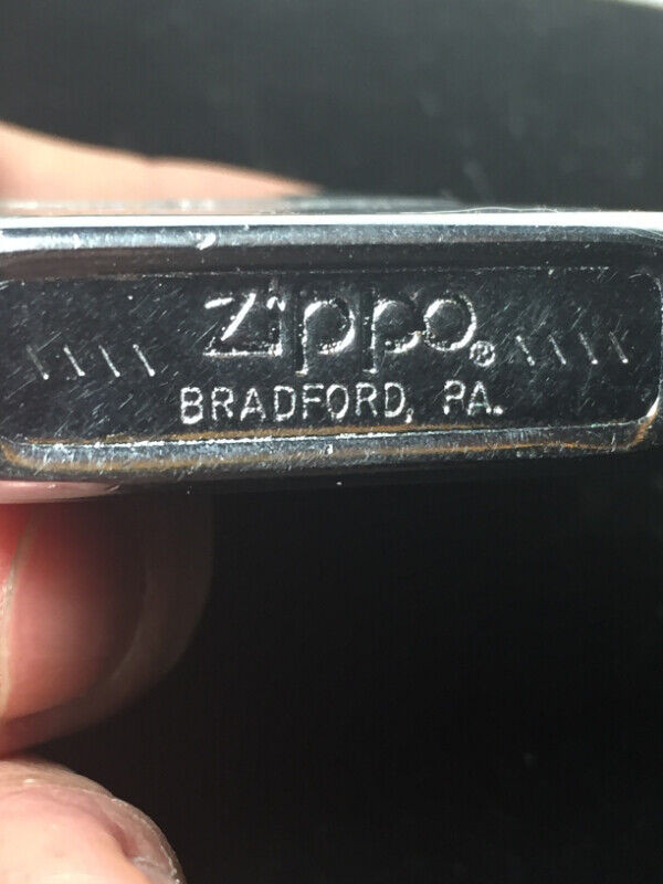 Vintage Classic Style Signed ZIPPO Bradford Pa. USA Silver Chrom in Arts & Collectibles in Vancouver - Image 2