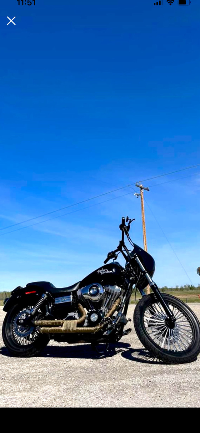 2010 dyna super glide  in Street, Cruisers & Choppers in Red Deer - Image 4