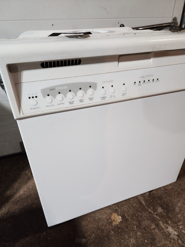 Whirlpool Dishwasher 24'' White DU600PW in Dishwashers in Oakville / Halton Region - Image 3