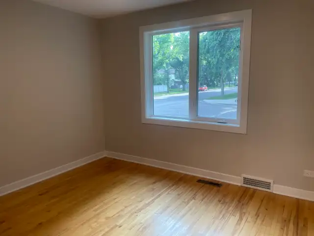 Renovated 4 Bedroom Home near Gyro Park - Fully Fenced Yard in Long Term Rentals in Lethbridge - Image 9